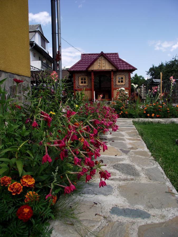 Guest House U Myrona Iaremcea Exterior foto